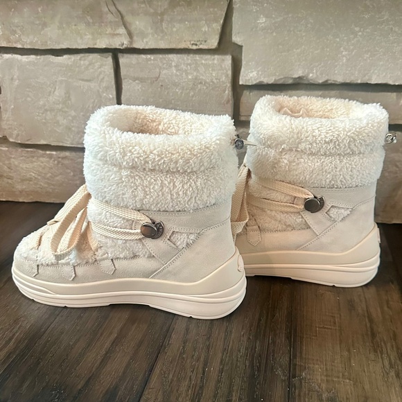 MONCLER Best-Selling Natural Darling Snow Boots Sz 38 NIB $960!! - Picture 5 of 8